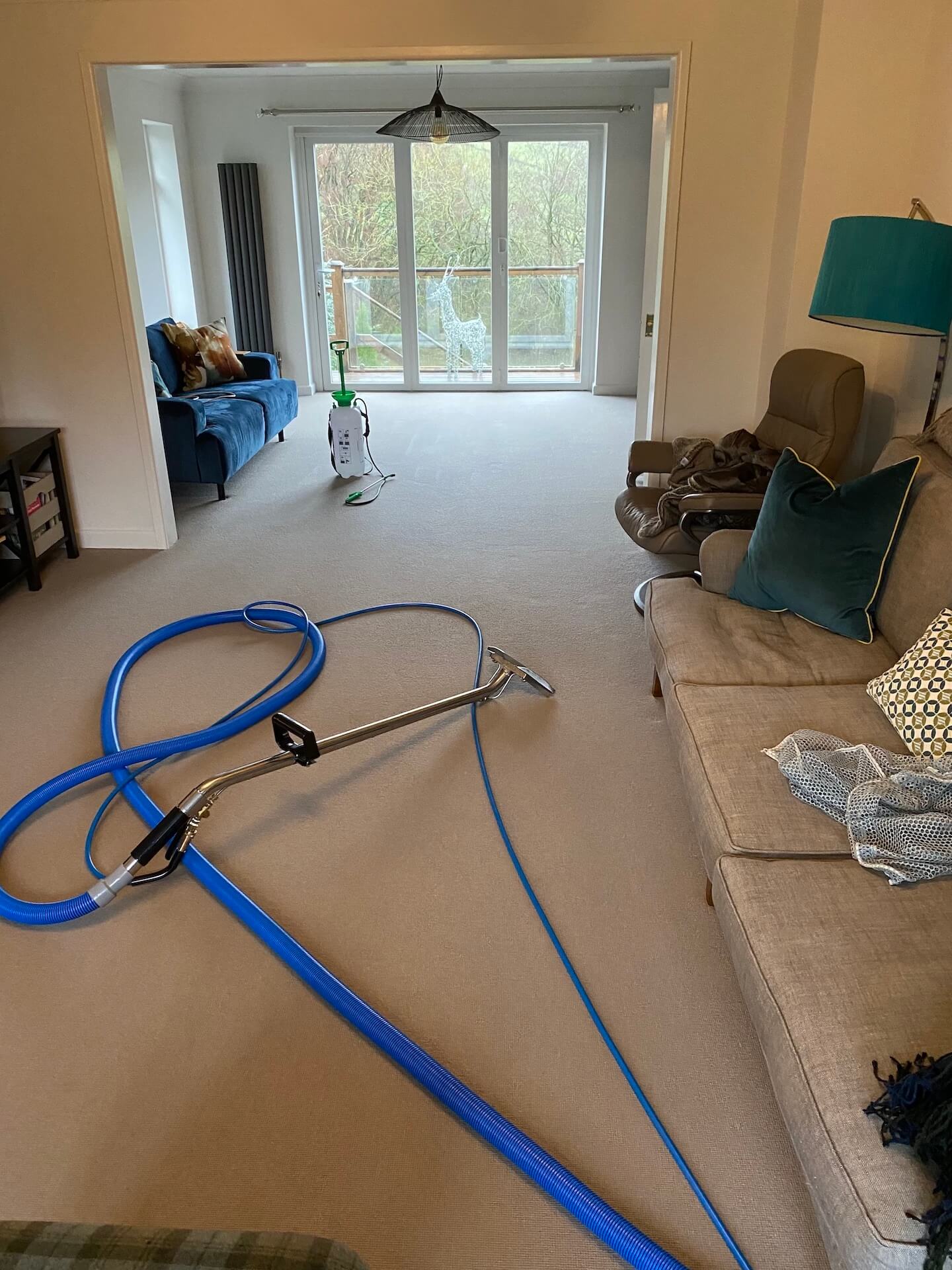 Living room carpet cleaning service leeds